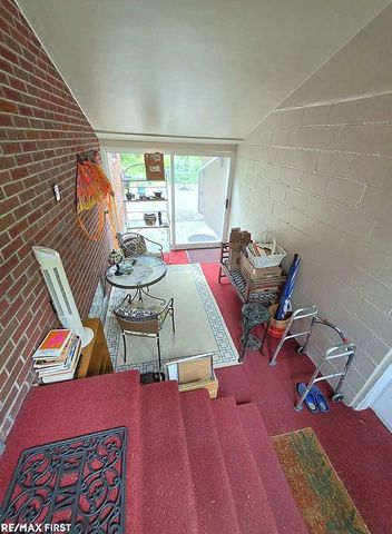 543 Vernier Road, Grosse Pointe Woods, MI 48236