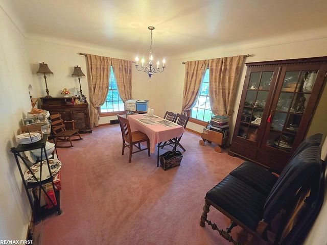 543 Vernier Road, Grosse Pointe Woods, MI 48236
