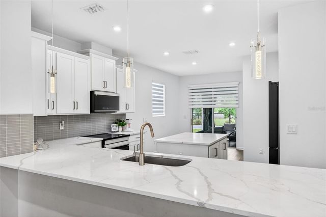 11404 SUNSAIL AVENUE, Orlando, FL 32832