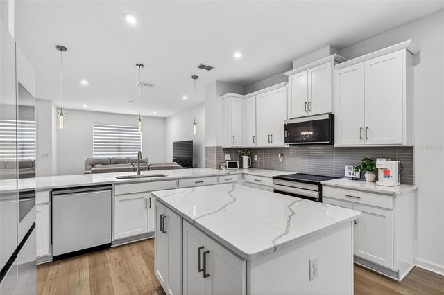11404 SUNSAIL AVENUE, Orlando, FL 32832
