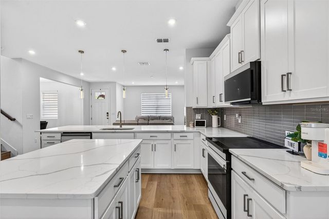11404 SUNSAIL AVENUE, Orlando, FL 32832
