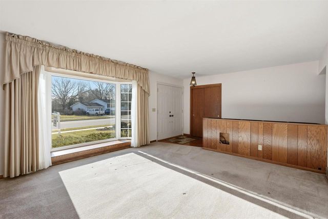 414 Woodview Drive, Sun Prairie, WI 53590