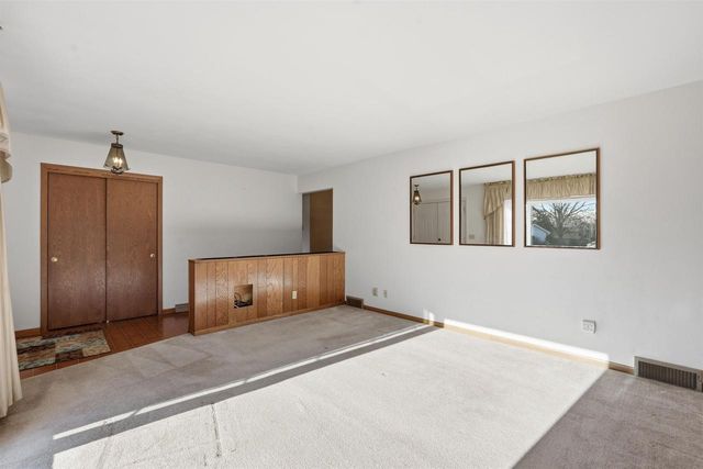 414 Woodview Drive, Sun Prairie, WI 53590