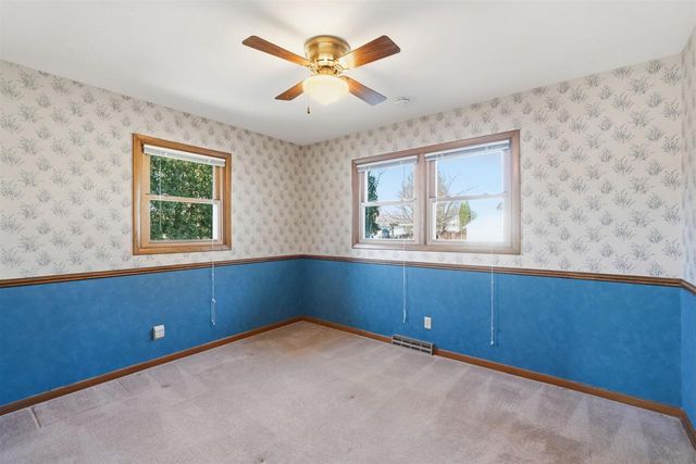 414 Woodview Drive, Sun Prairie, WI 53590