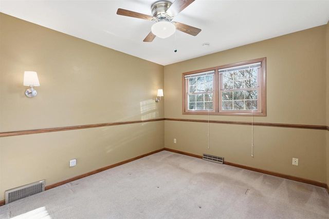 414 Woodview Drive, Sun Prairie, WI 53590