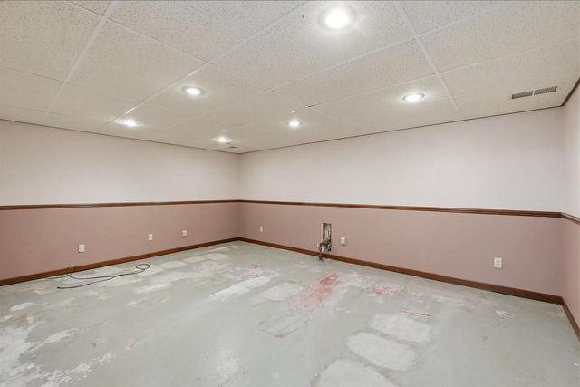 414 Woodview Drive, Sun Prairie, WI 53590