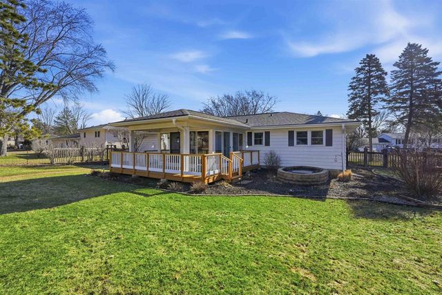 414 Woodview Drive, Sun Prairie, WI 53590