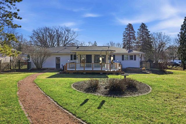 414 Woodview Drive, Sun Prairie, WI 53590