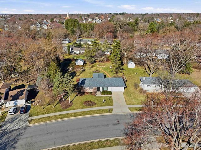 414 Woodview Drive, Sun Prairie, WI 53590