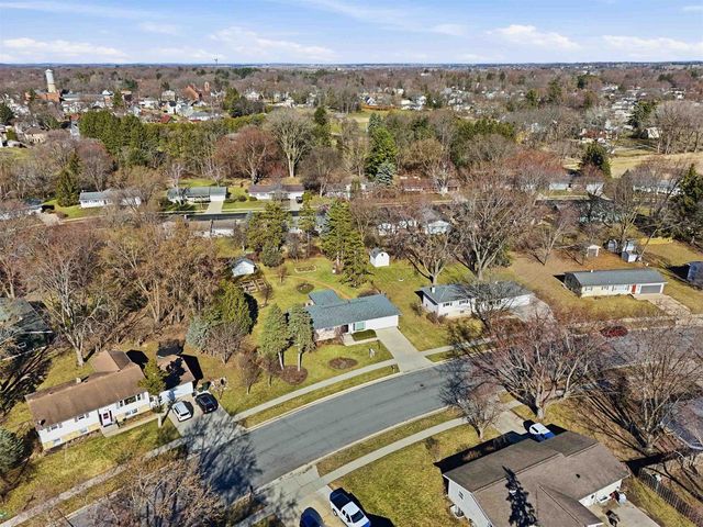 414 Woodview Drive, Sun Prairie, WI 53590