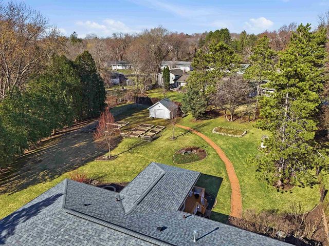 414 Woodview Drive, Sun Prairie, WI 53590