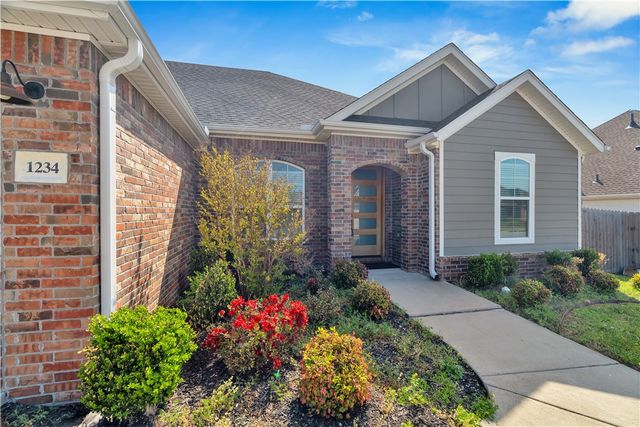 1234 Cassia Street, Tontitown, AR 72762