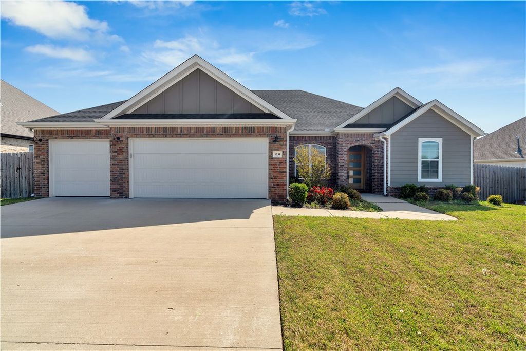 1234 Cassia Street, Tontitown, AR 72762
