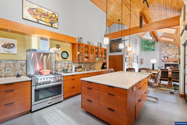 6090 NW Rosewood Dr, Corvallis, OR 97330