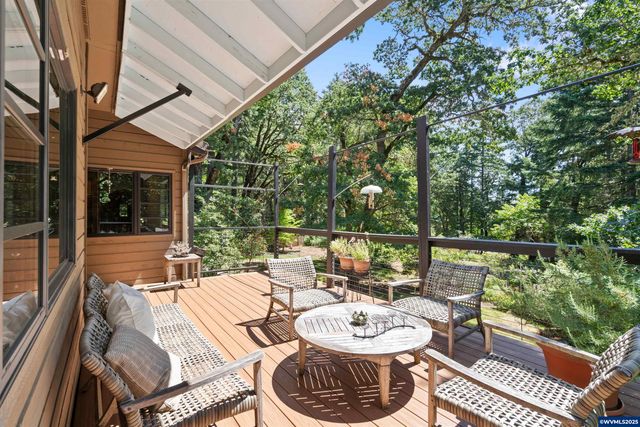 6090 NW Rosewood Dr, Corvallis, OR 97330