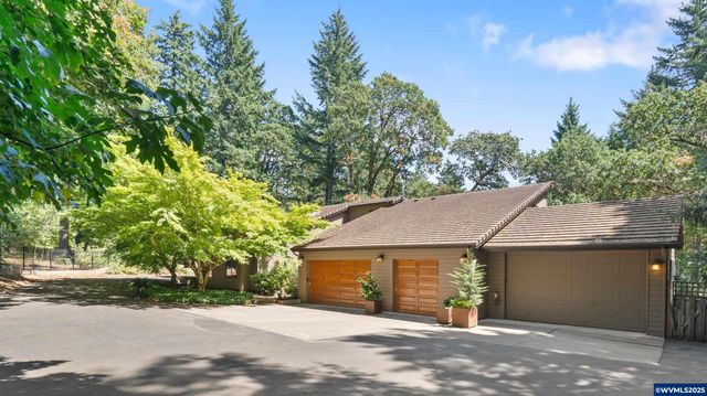 6090 NW Rosewood Dr, Corvallis, OR 97330