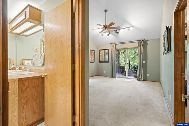 6090 NW Rosewood Dr, Corvallis, OR 97330
