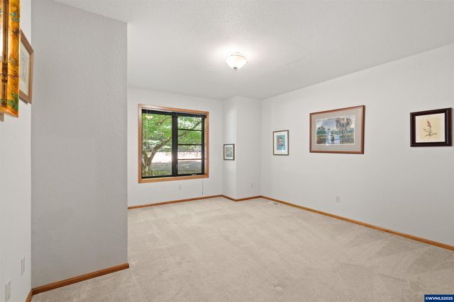 6090 NW Rosewood Dr, Corvallis, OR 97330