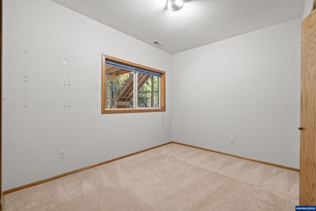 6090 NW Rosewood Dr, Corvallis, OR 97330