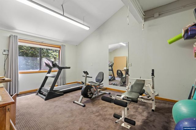 6090 NW Rosewood Dr, Corvallis, OR 97330