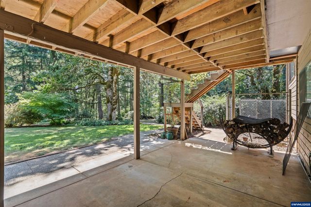 6090 NW Rosewood Dr, Corvallis, OR 97330