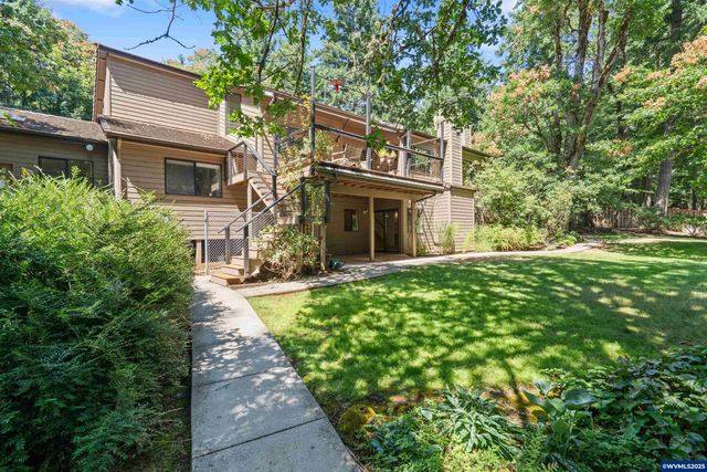 6090 NW Rosewood Dr, Corvallis, OR 97330
