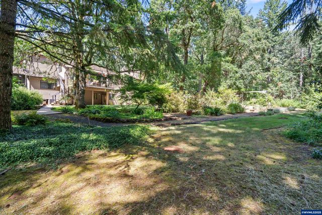 6090 NW Rosewood Dr, Corvallis, OR 97330