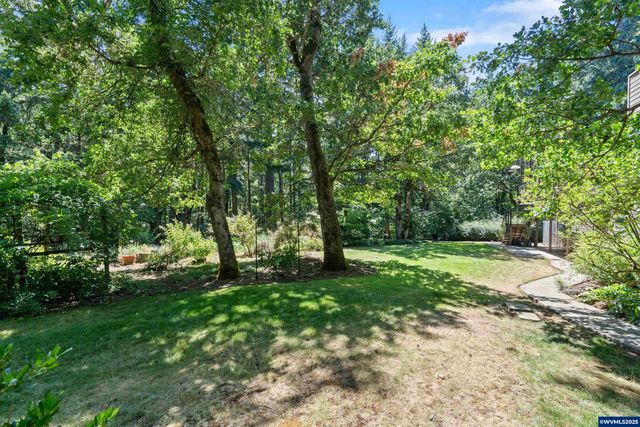 6090 NW Rosewood Dr, Corvallis, OR 97330