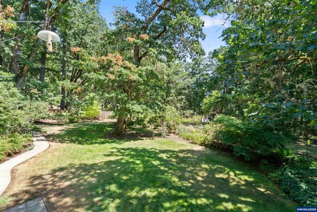 6090 NW Rosewood Dr, Corvallis, OR 97330