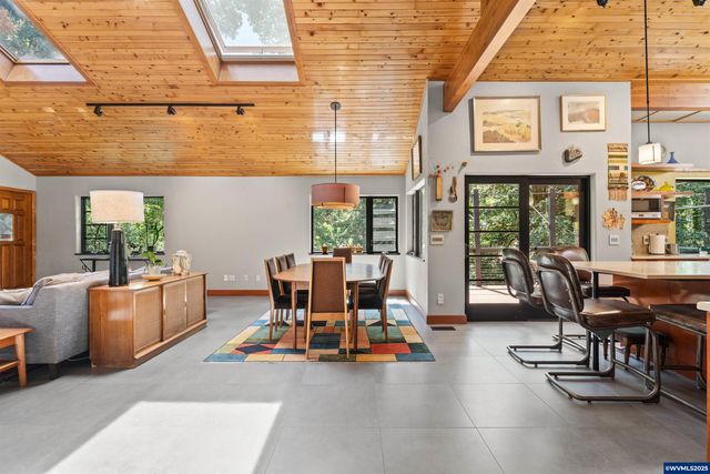 6090 NW Rosewood Dr, Corvallis, OR 97330