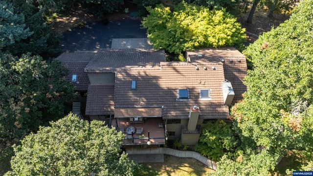 6090 NW Rosewood Dr, Corvallis, OR 97330