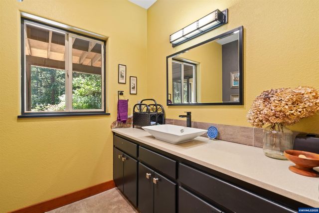6090 NW Rosewood Dr, Corvallis, OR 97330