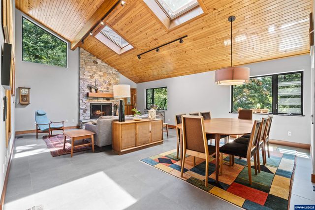 6090 NW Rosewood Dr, Corvallis, OR 97330