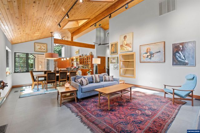 6090 NW Rosewood Dr, Corvallis, OR 97330