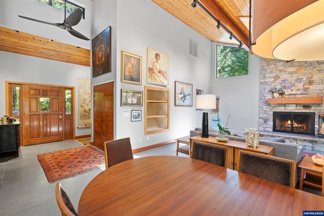 6090 NW Rosewood Dr, Corvallis, OR 97330