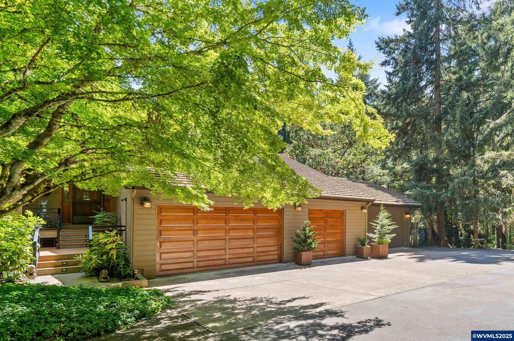 6090 NW Rosewood Dr, Corvallis, OR 97330