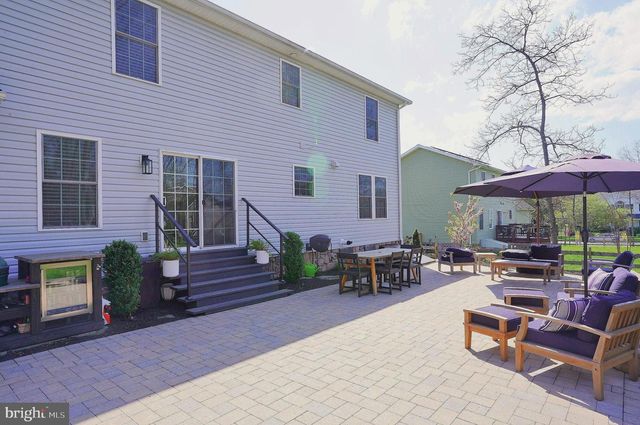 240 TWIN LAKES DR, Gettysburg, PA 17325