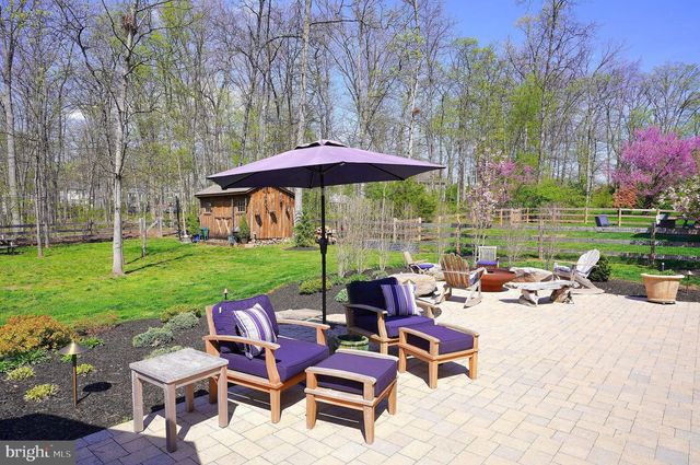 240 TWIN LAKES DR, Gettysburg, PA 17325