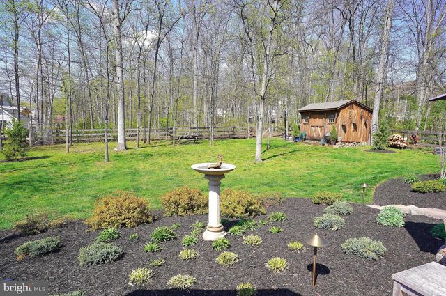 240 TWIN LAKES DR, Gettysburg, PA 17325