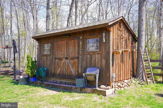 240 TWIN LAKES DR, Gettysburg, PA 17325