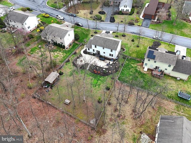 240 TWIN LAKES DR, Gettysburg, PA 17325
