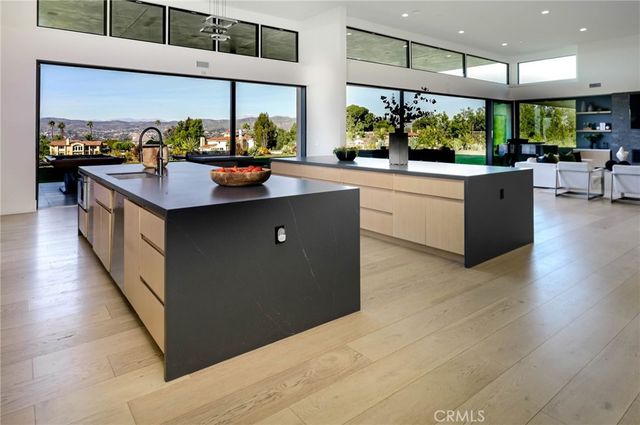 7663 E Corto, Anaheim Hills, CA 92808