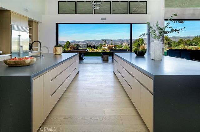 7663 E Corto, Anaheim Hills, CA 92808