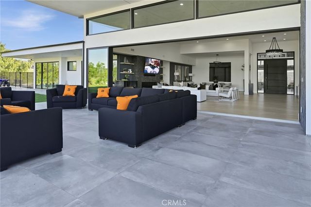 7663 E Corto, Anaheim Hills, CA 92808