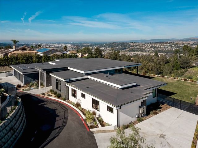 7663 E Corto, Anaheim Hills, CA 92808