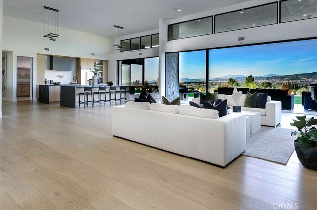 7663 E Corto, Anaheim Hills, CA 92808