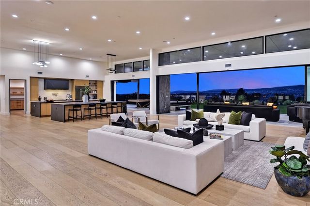 7663 E Corto, Anaheim Hills, CA 92808