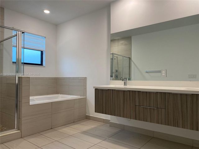 10440 NW 78th Ter 10440, Doral, FL 33178