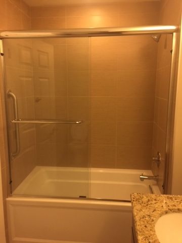 728 Diamond Lake Road 409, Mundelein, IL 60060