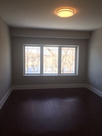 728 Diamond Lake Road 409, Mundelein, IL 60060